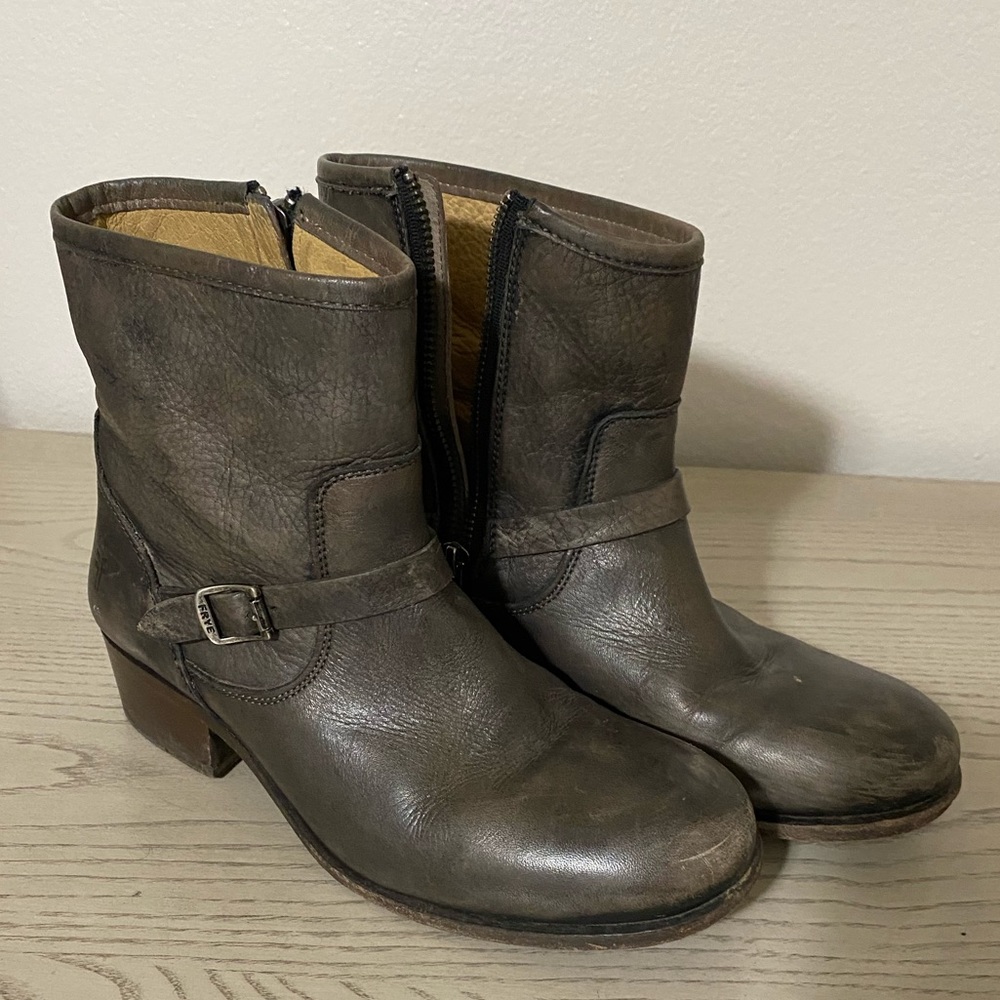 Frye Women’s Lynn Strap Short Boot